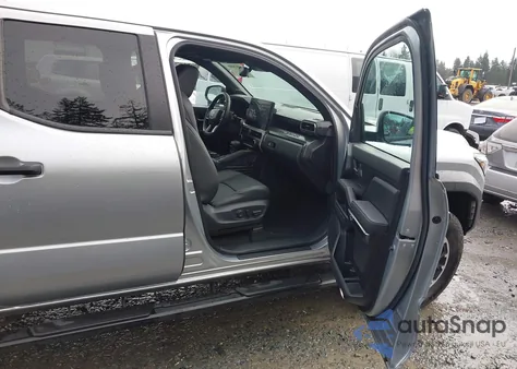 2024 Toyota Tacoma Hybrid Trd Off Road из США, поврежденный, VIN 3TYLC5LN2RT004297